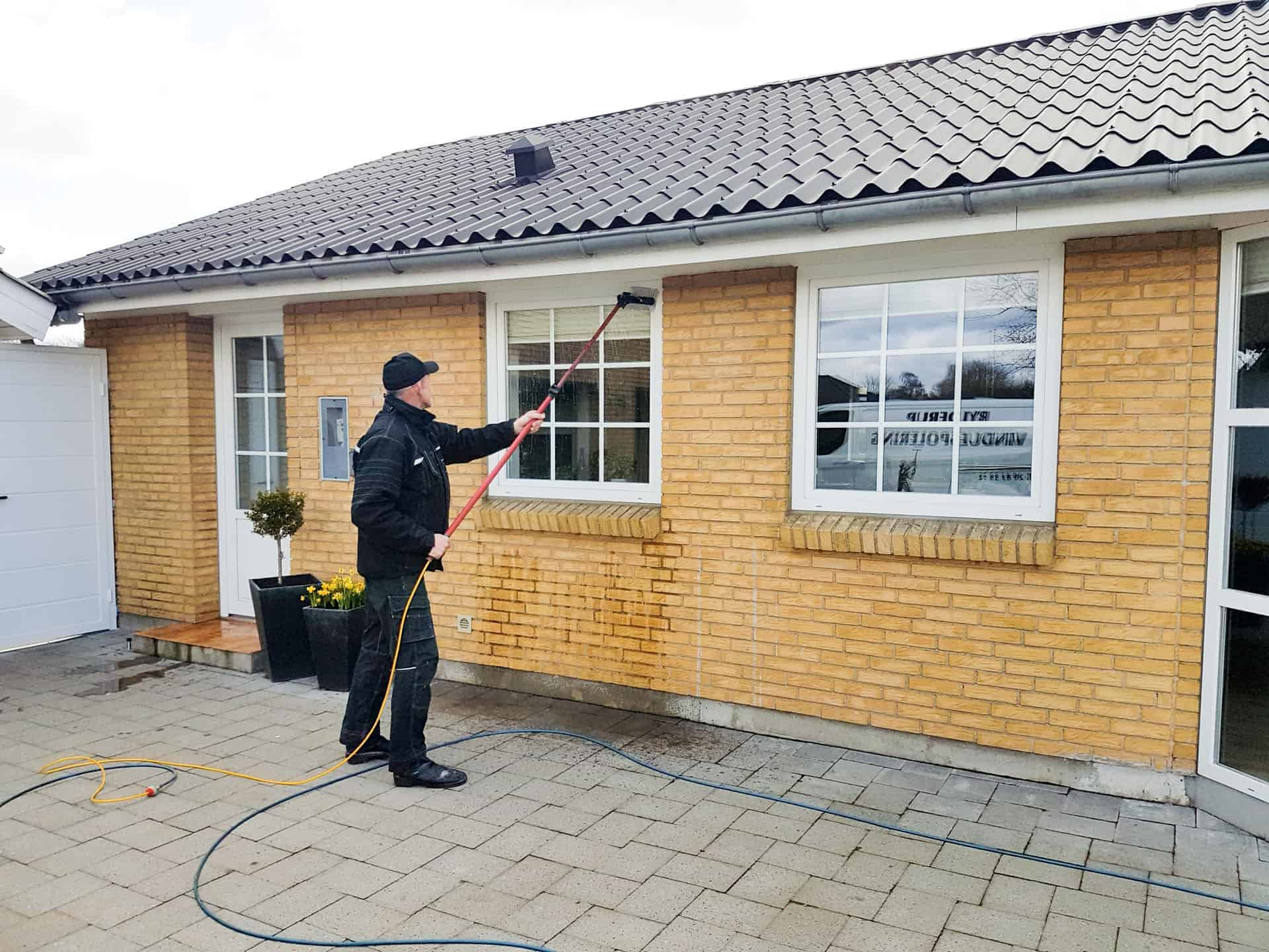 Vinduespudser Sønderjylland | Bylderup Vinduespolering - Få Tilbud